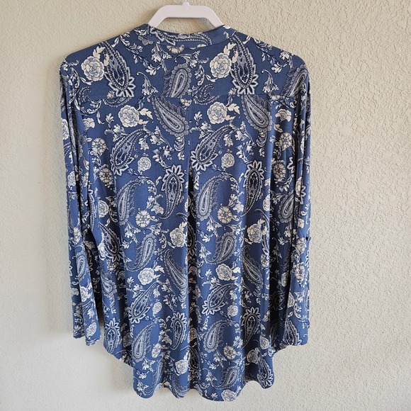 CATO Woman Size XL Tunic Blouse NWOT Liquid Knit Paisley Print Roll Tab Sleeve - Picture 2 of 8